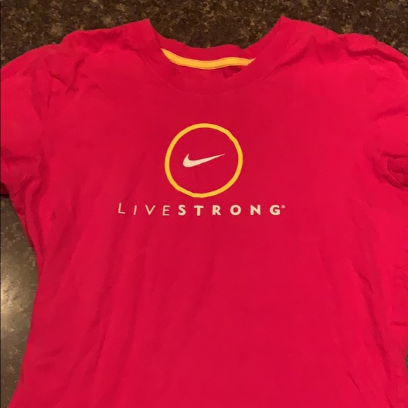 Nike livestrong top - Picture 1 of 2